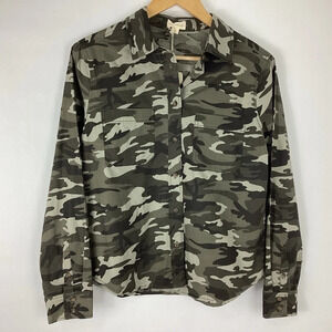 Hem & Thread Camo Shirt Size Small NWT  Green